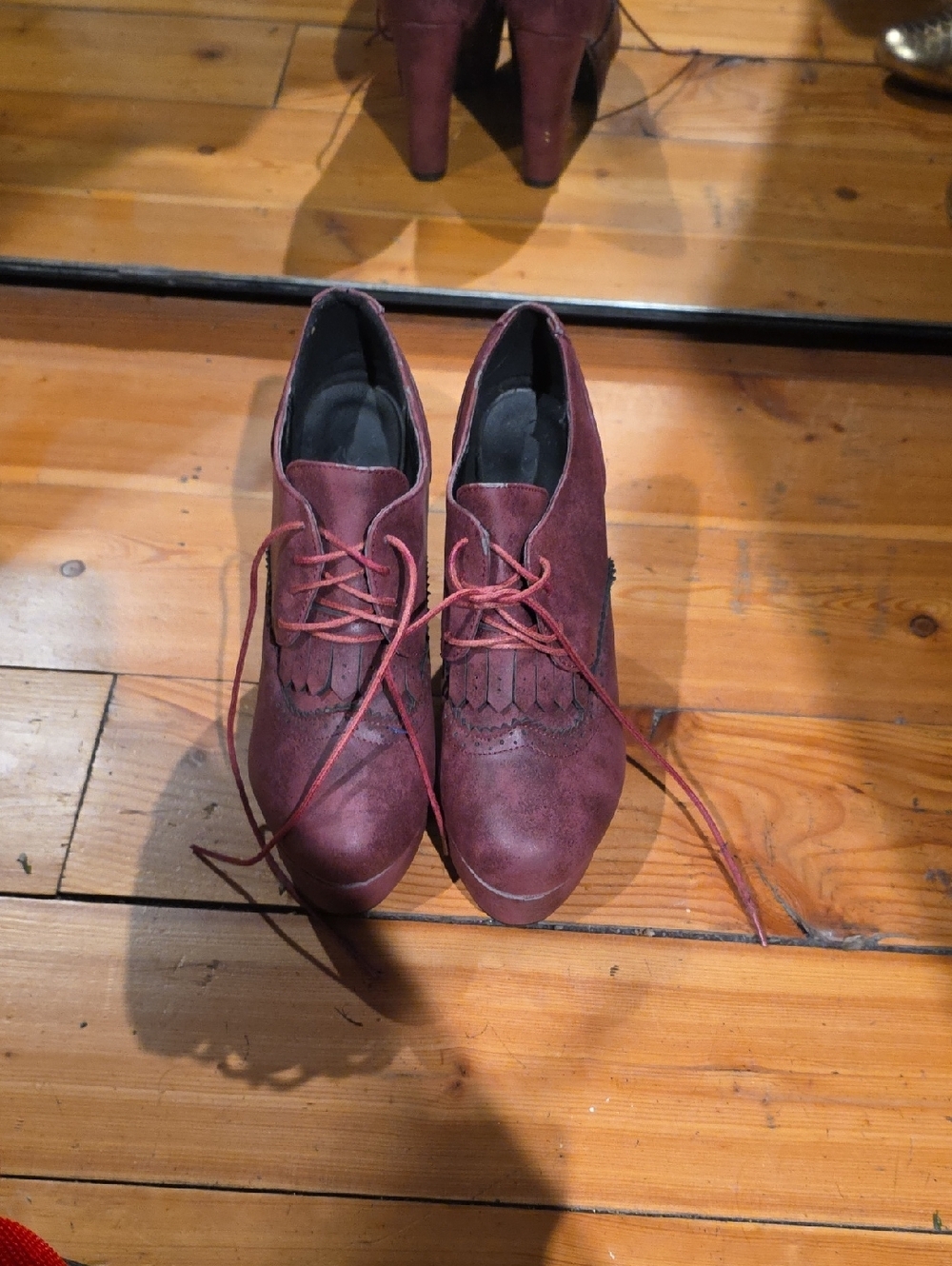Women's Burgundy Lace-Up Heeled Oxford Shoes